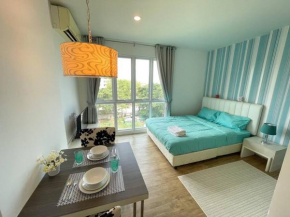 BEACHSIDE Studio in Neo Sea View Condo